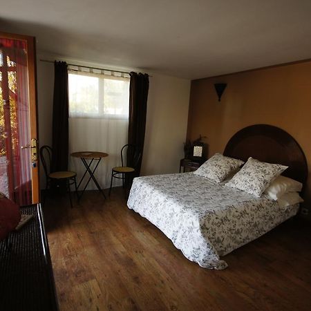 Chambres D'Hotes Domaine De La Rose Des Vents Castelnau-sur-lʼAuvignon Eksteriør bilde